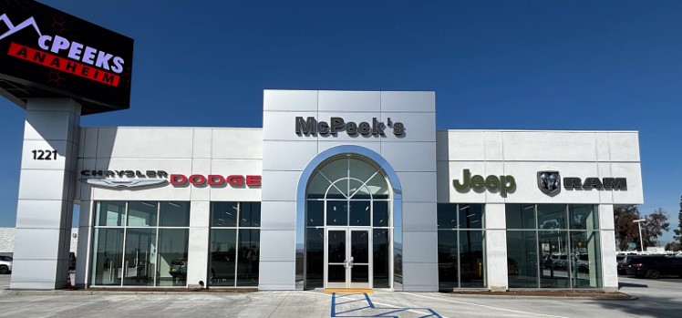 McPeek's Chrysler Dodge Jeep Ram of Anaheim